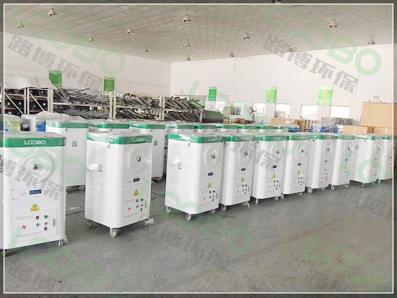 简单的介绍一下，焊接车间行走的环保卫士，移动式焊接烟尘净化器